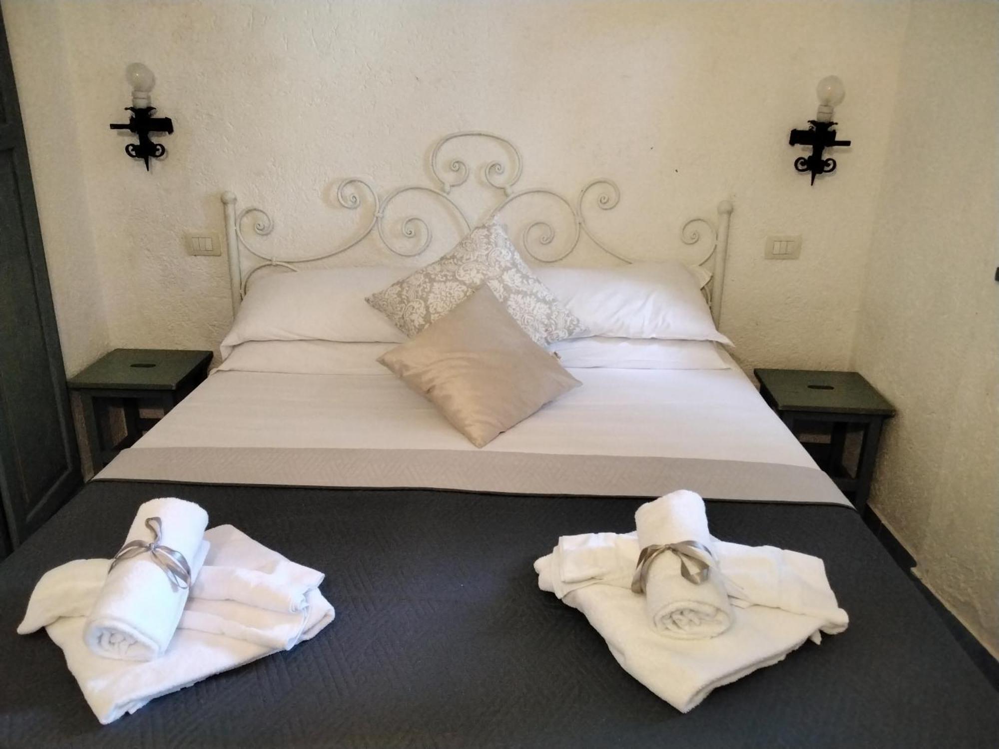 Baia D'Oro Hotell Sabaudia Exteriör bild