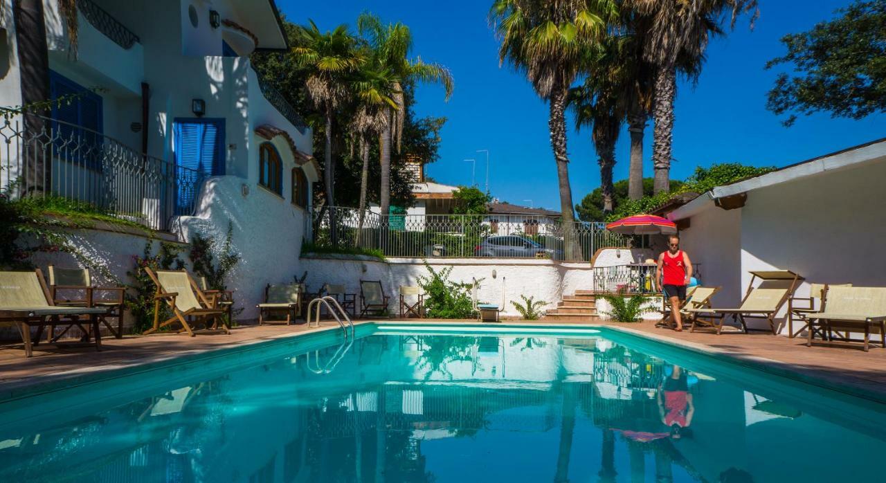 Baia D'Oro Hotell Sabaudia Exteriör bild