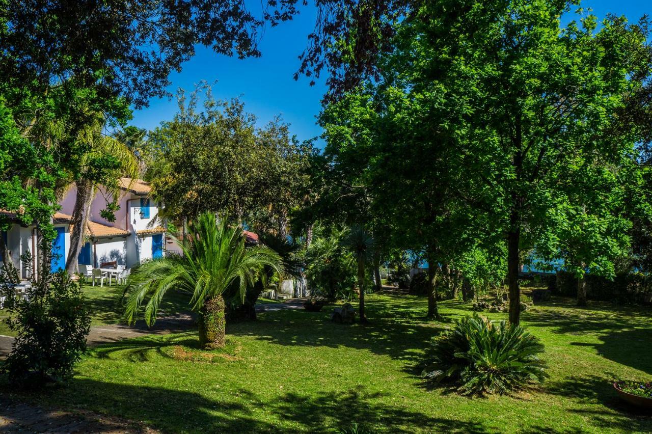 Baia D'Oro Hotell Sabaudia Exteriör bild