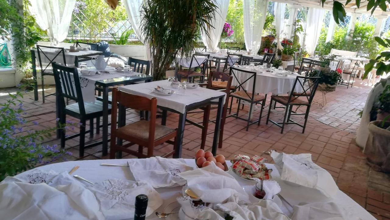 Baia D'Oro Hotell Sabaudia Exteriör bild